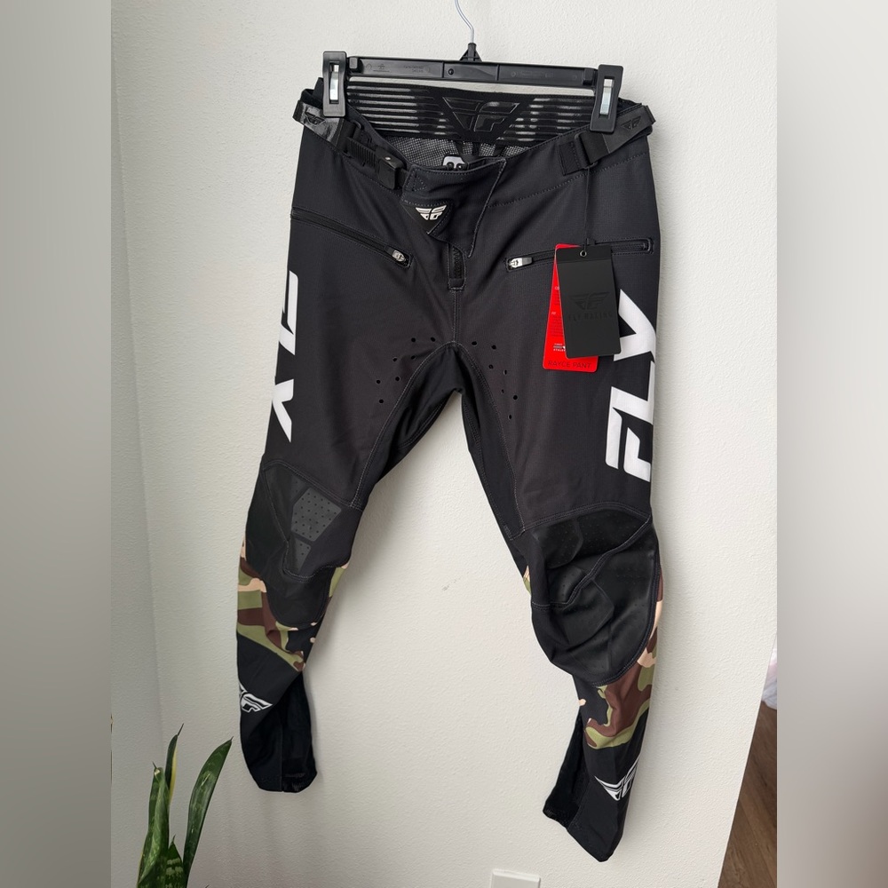 Fly Rayce Pant - Picture 8 of 8